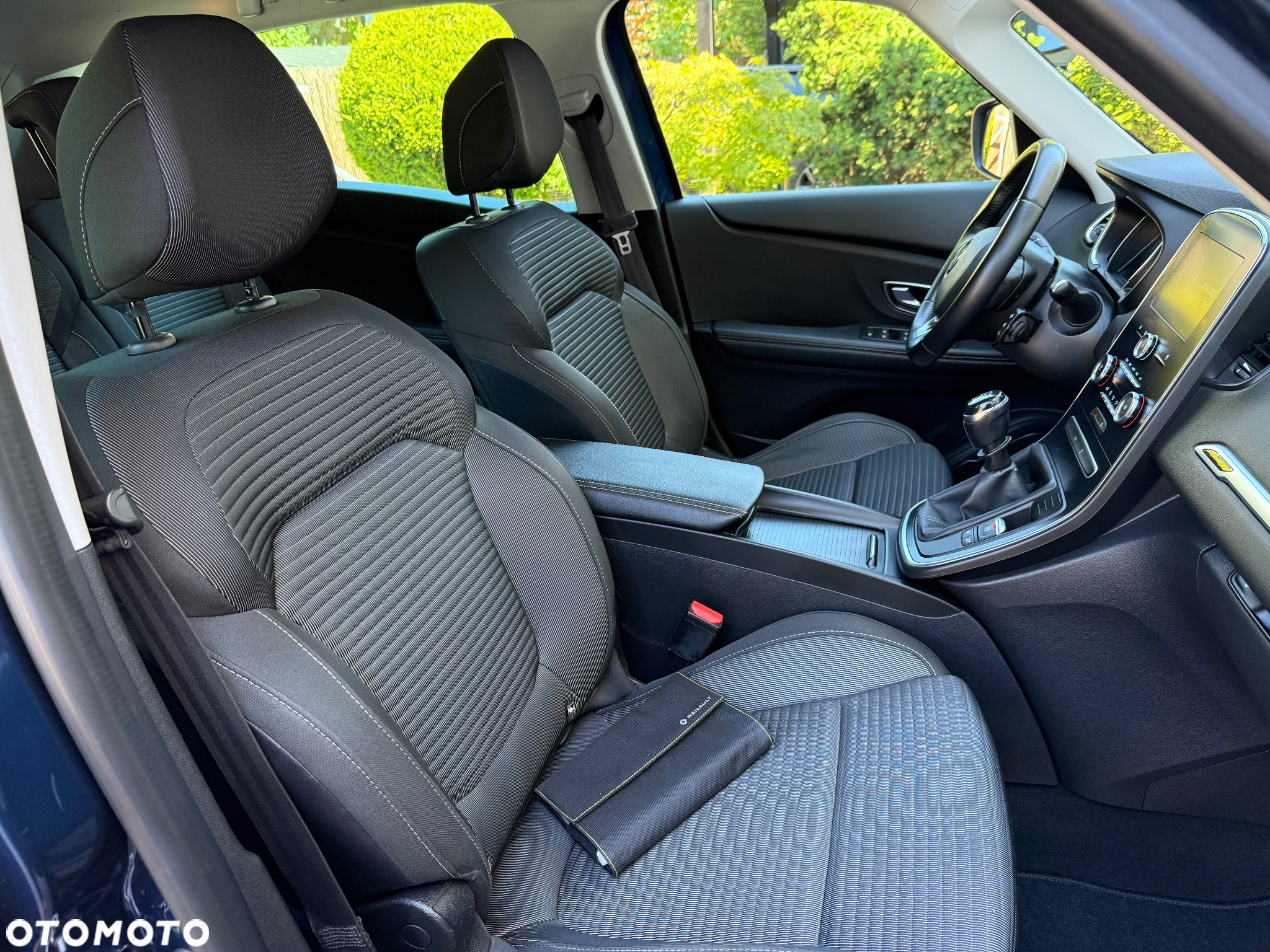 Renault Scenic TCe 140 GPF BUSINESS EDITION - 25