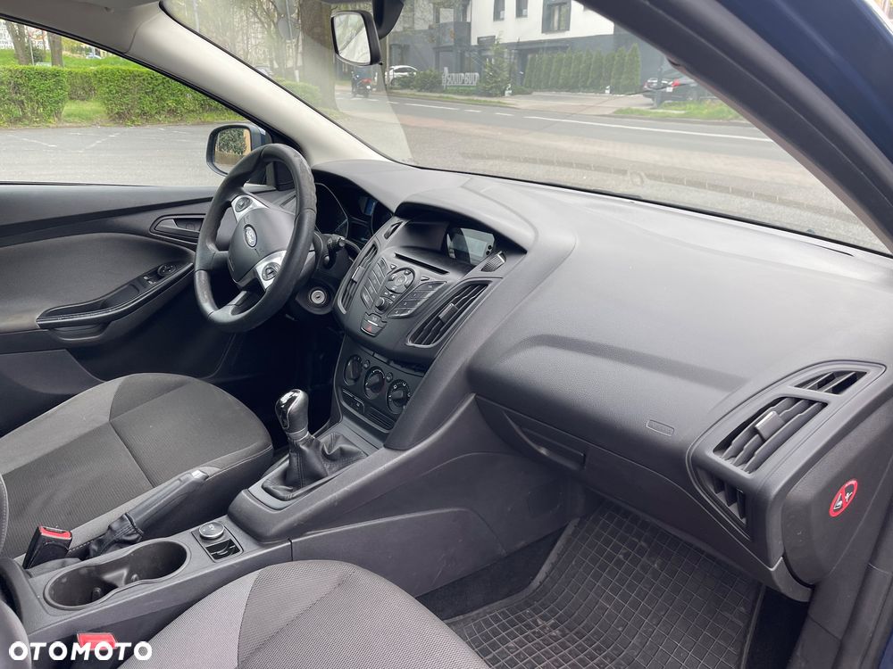 Ford Focus 1.6 Ambiente - 14