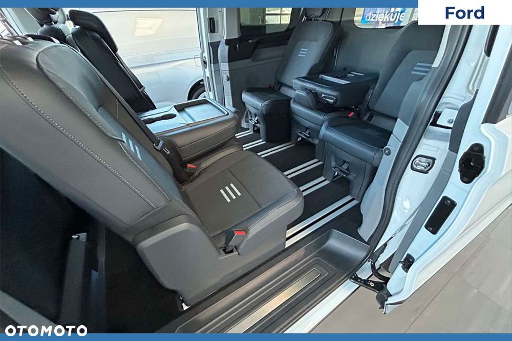 Ford Tourneo Custom - 8