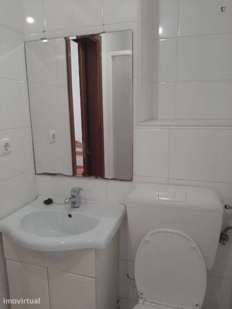Quarto - localizado em Bairro do Sol Coimbra - Grande imagem: 5/9