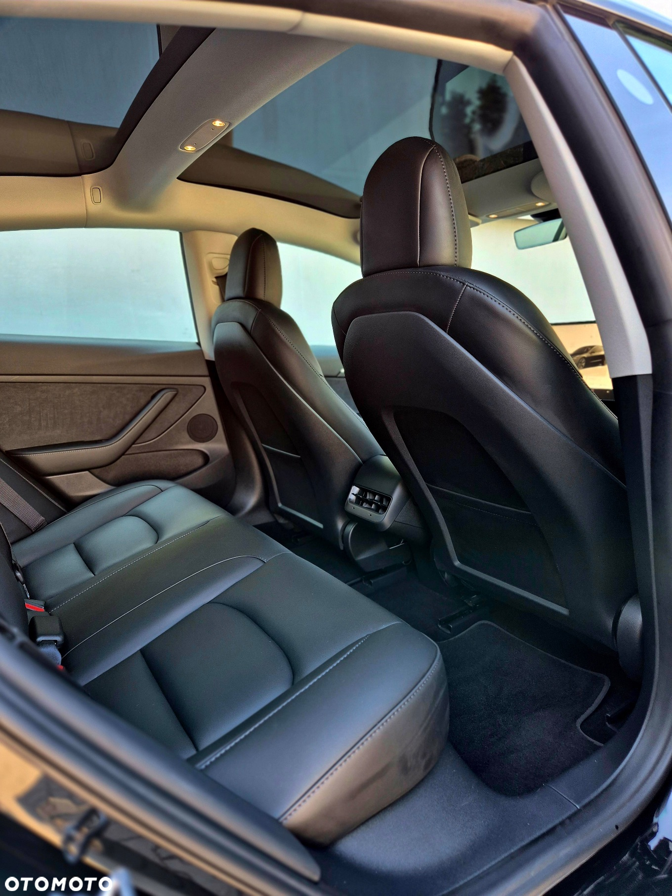 Tesla Model 3 - 11