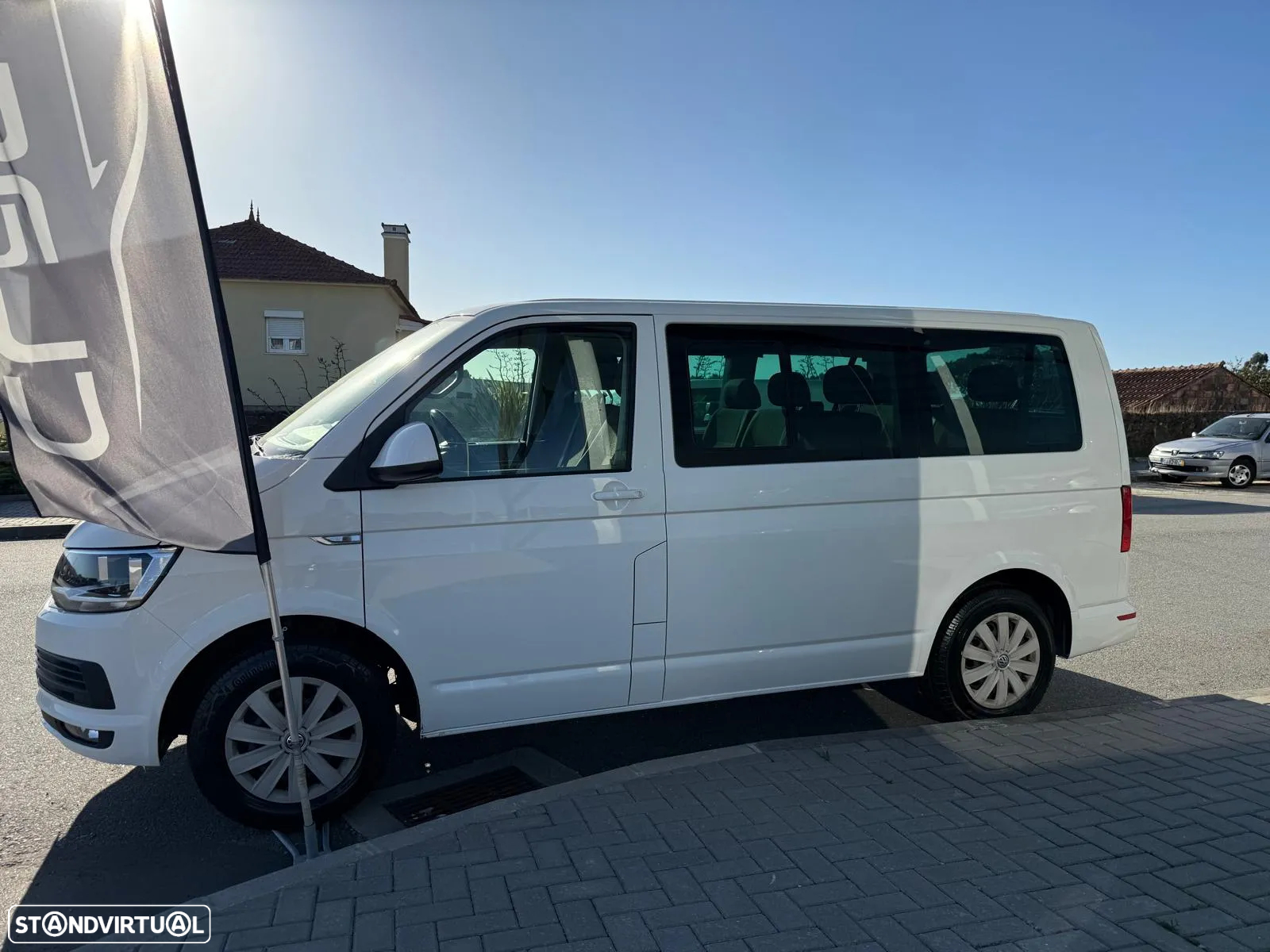VW Caravelle 2.0 TDi BM Longa Comfortline - 5