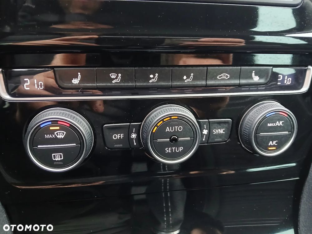 Volkswagen Golf 1.2 TSI BlueMotion Technology Cup - 36