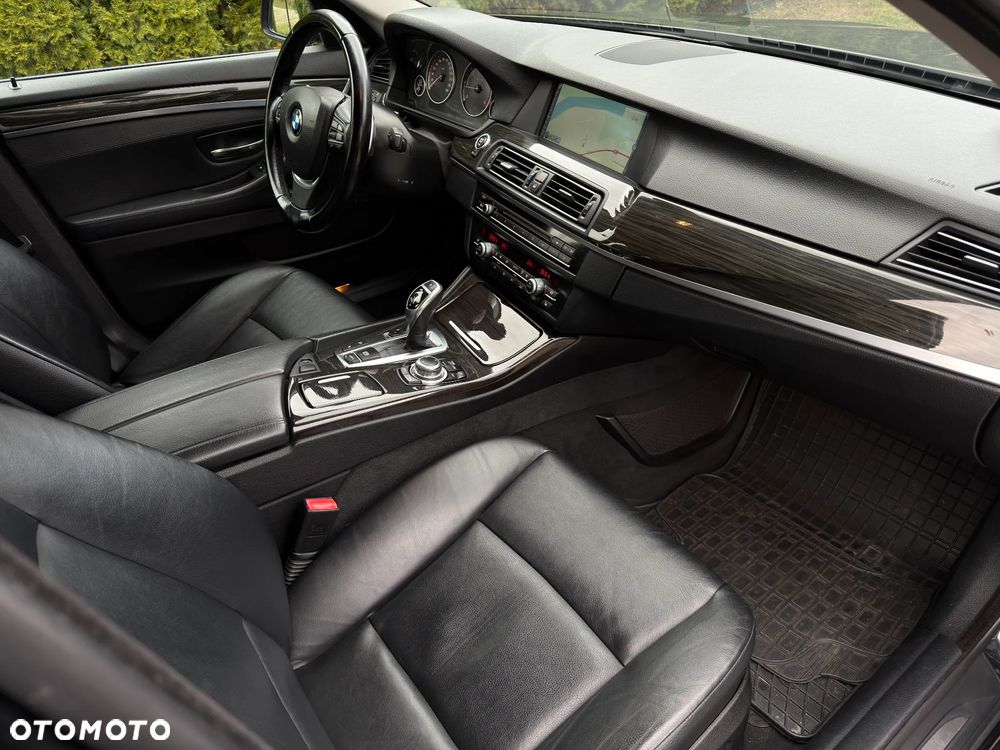 BMW Seria 5 525d xDrive Luxury Line - 37