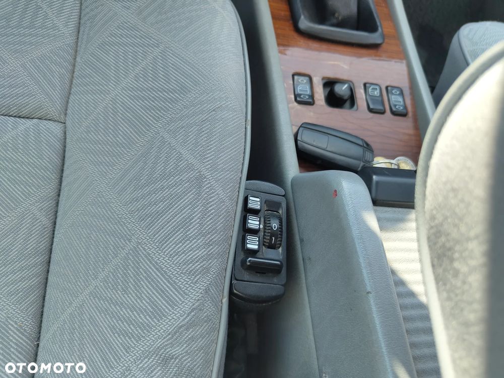 Mercedes-Benz W124 (1984-1993) - 17