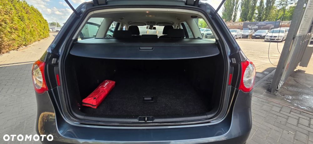 Volkswagen Passat 2.0 TDI Highline - 32