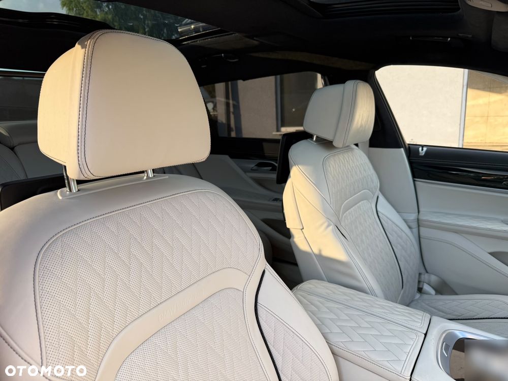 BMW Seria 7 740Ld xDrive - 28