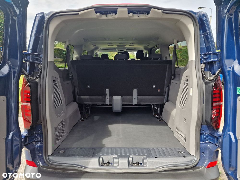 Volkswagen Caravelle - 11