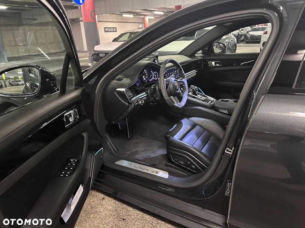 Porsche Panamera - 17