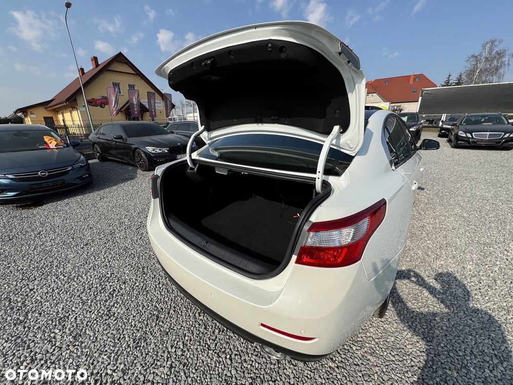 Renault Latitude - 18