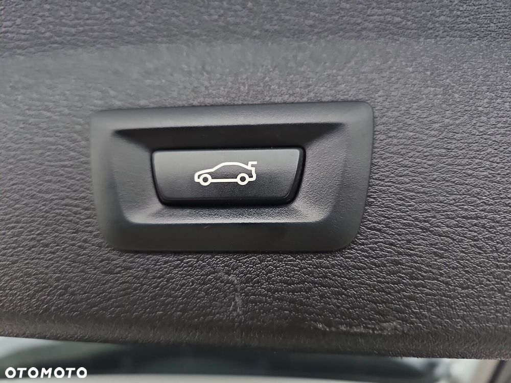 BMW X1 sDrive18i xLine - 34