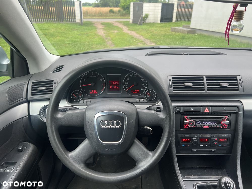 Audi A4 Limousine - 7
