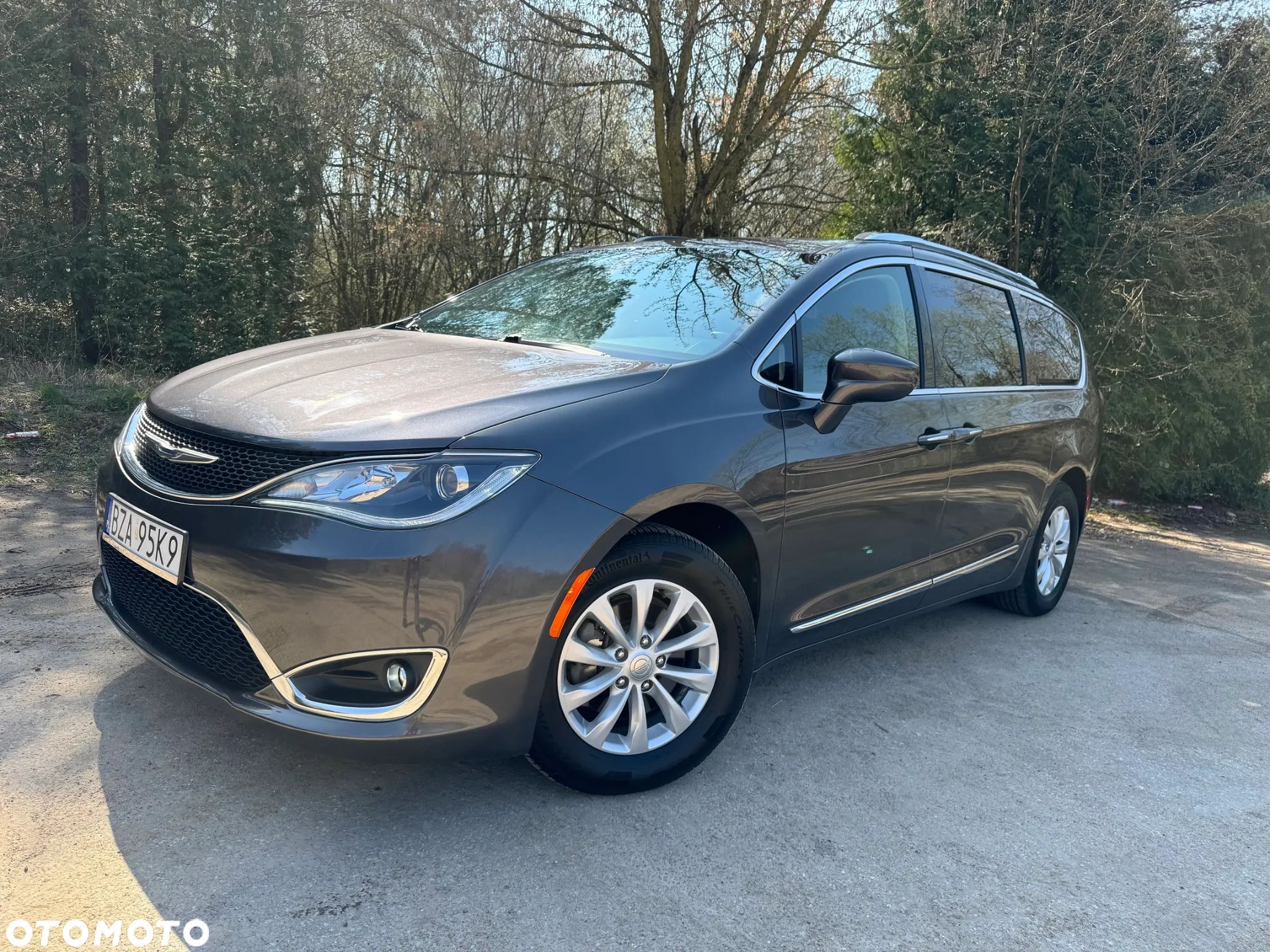 Chrysler Pacifica - 1
