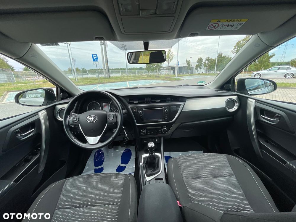 Toyota Auris 1.6 Valvematic Executive - 12