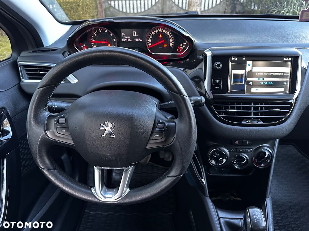 Peugeot 208 PureTech 82 Urban Move - 33