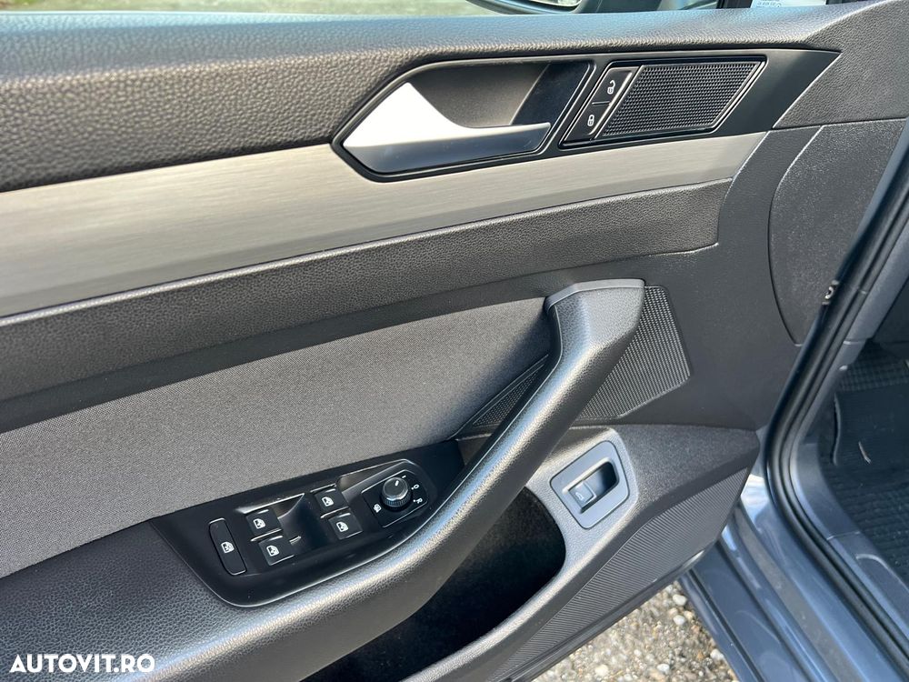 Volkswagen Passat 1.6 TDI Comfortline - 21