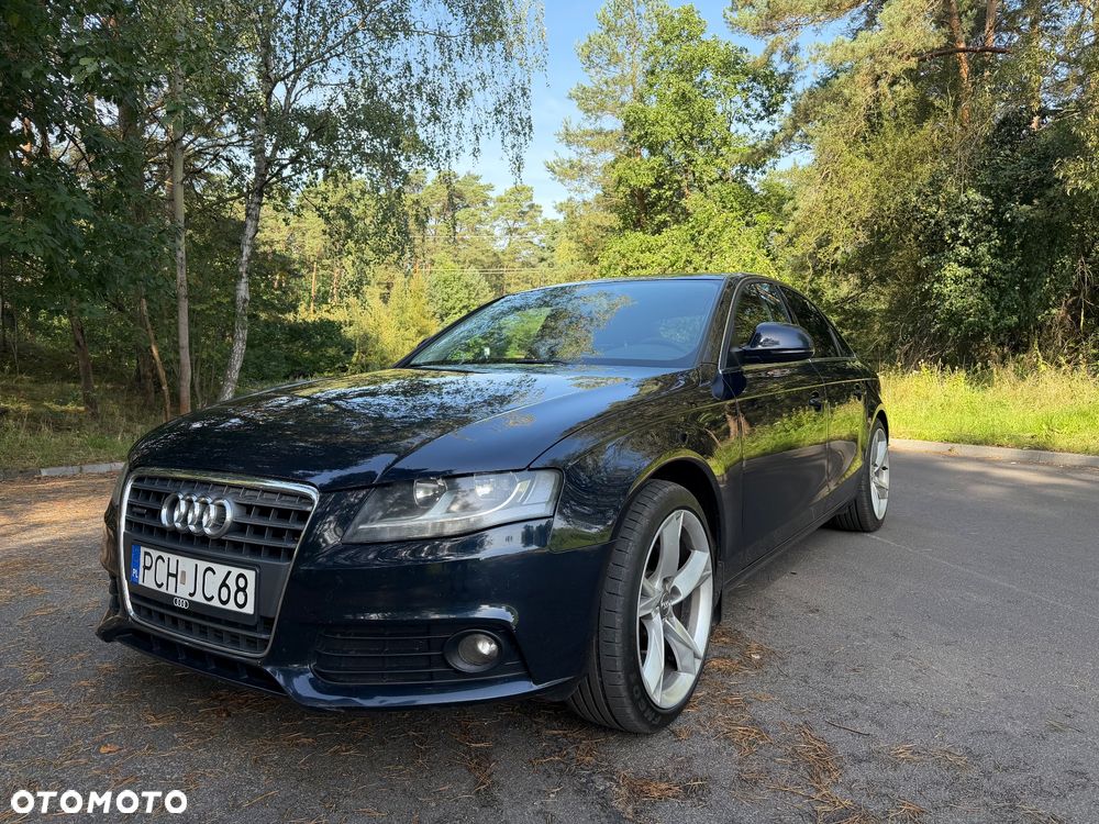 Audi A4 Limousine - 1