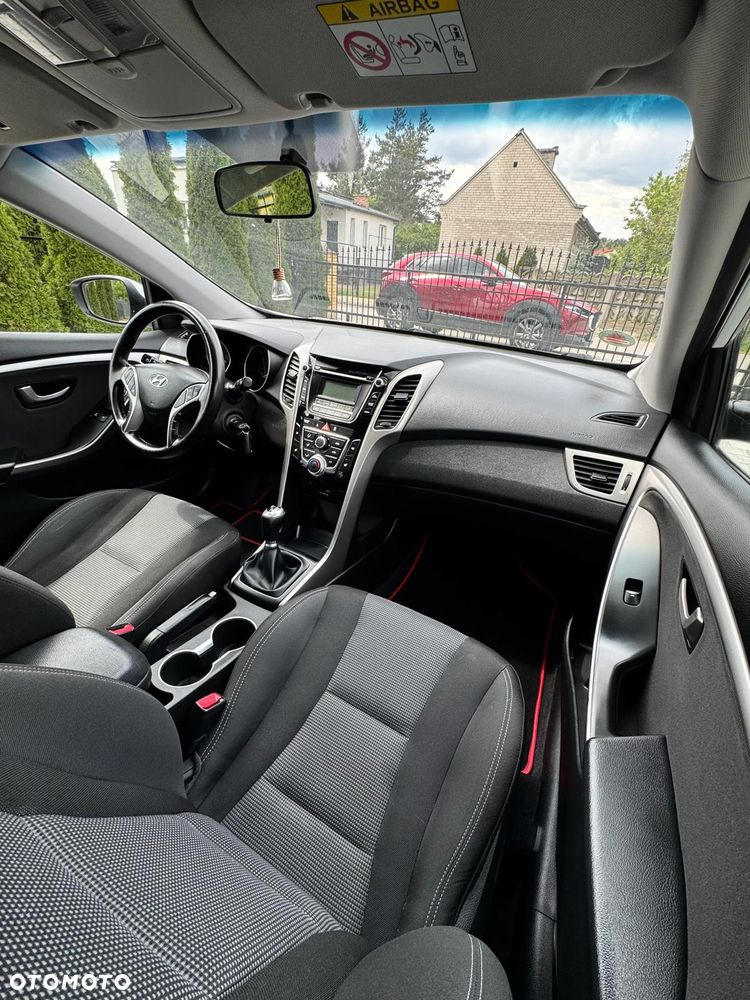 Hyundai i30 1.6 D Classic + - 11
