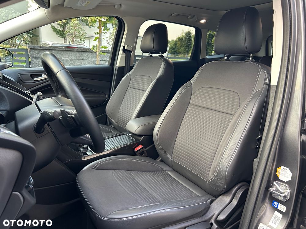 Ford Kuga 2.0 TDCi 4x4 Titanium - 25