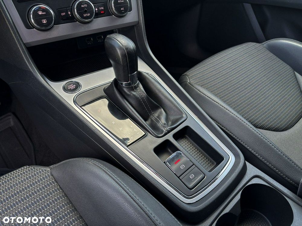 Seat Leon 2.0 TDI DSG Xcellence - 17