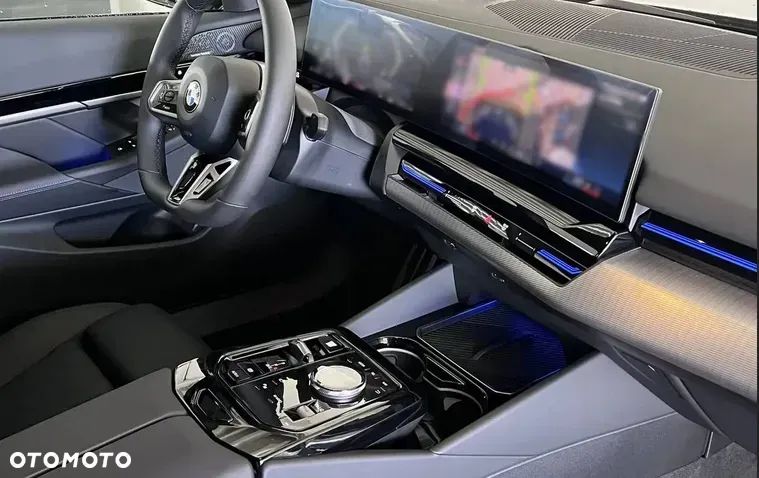 BMW Seria 5 520i mHEV - 6