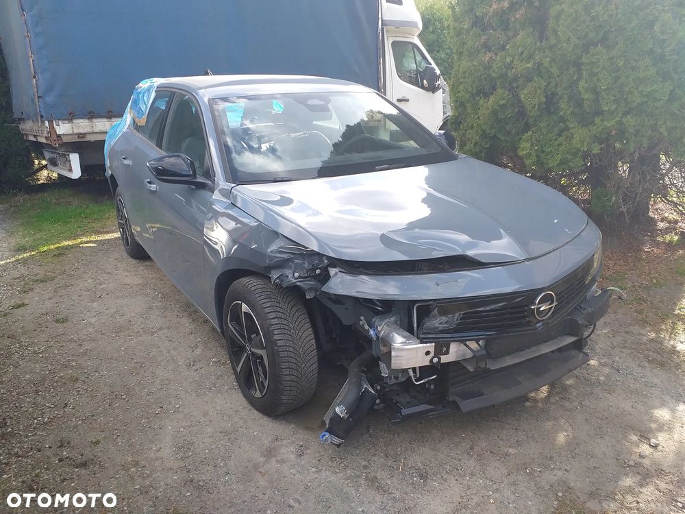 Opel Astra 1.2 T Business Edition S&S - 1