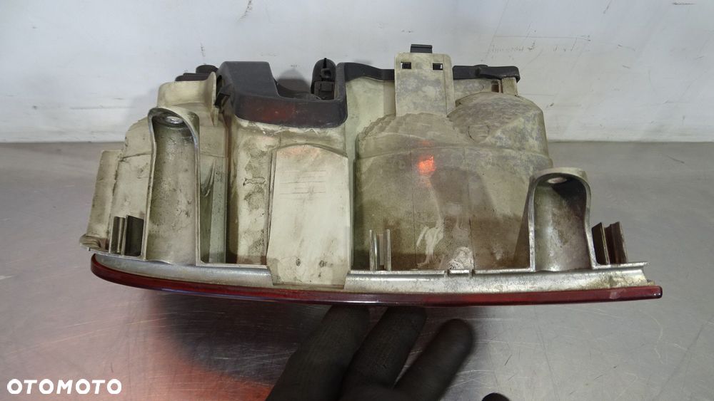 LAMPA LEWA TYLNA VOLKSWAGEN TOURAN I 1.9 - 6