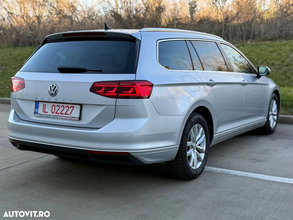 Volkswagen Passat 2.0 TDI DSG Comfortline - 9