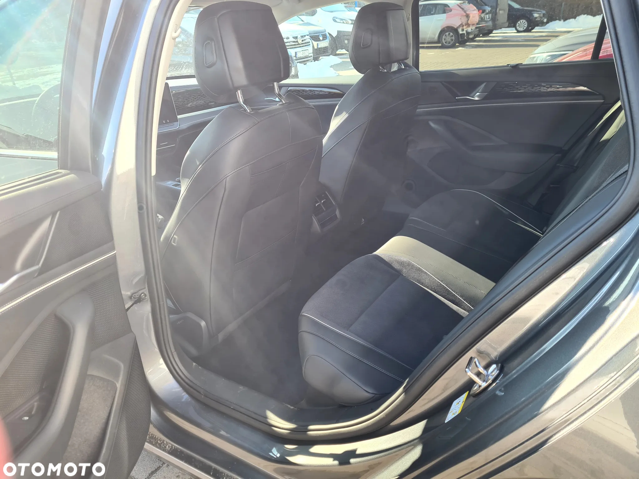 Volkswagen Passat - 16