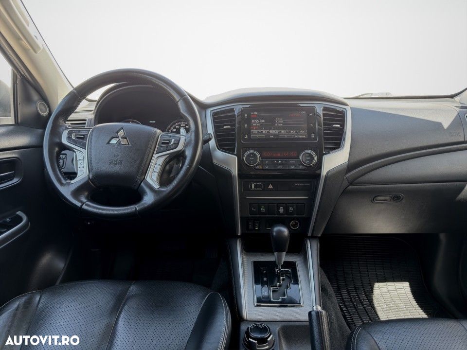 Mitsubishi L200 - 12