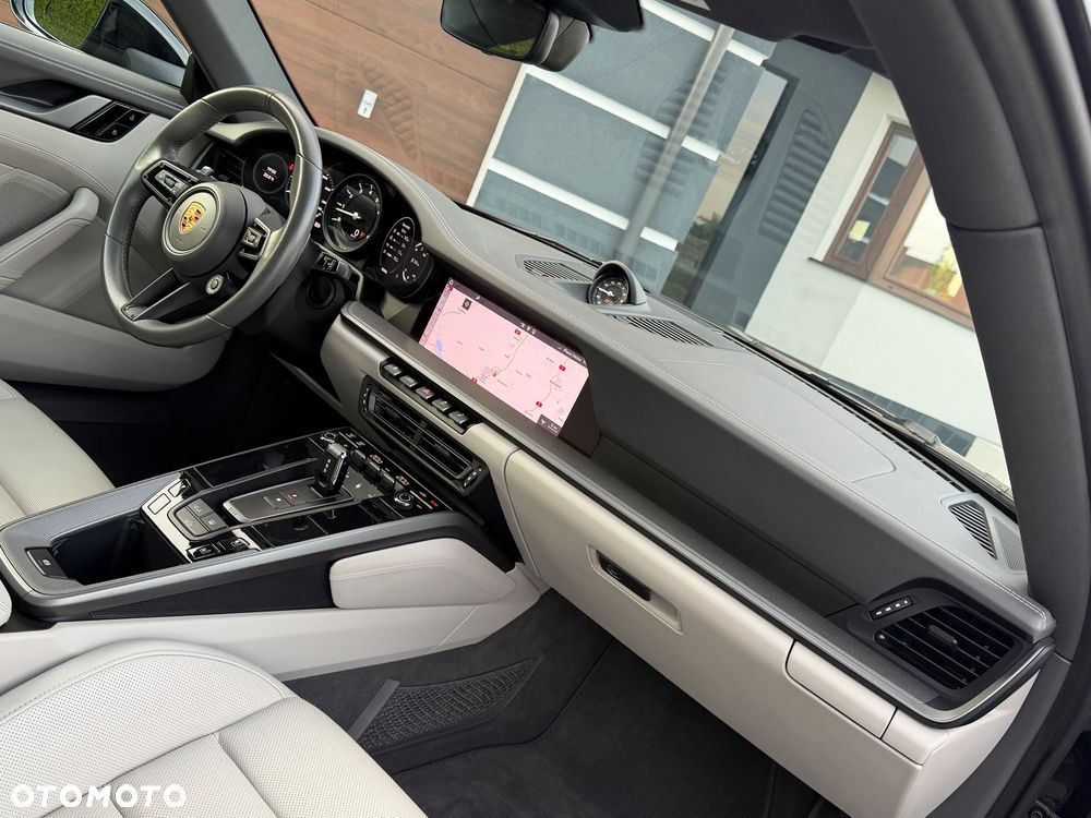 Porsche 911 Carrera 4S - 31