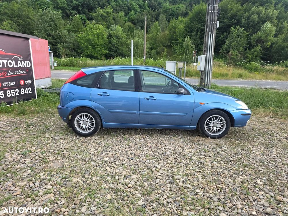 Ford Focus Wagon 1.6i 16V Ghia - 11