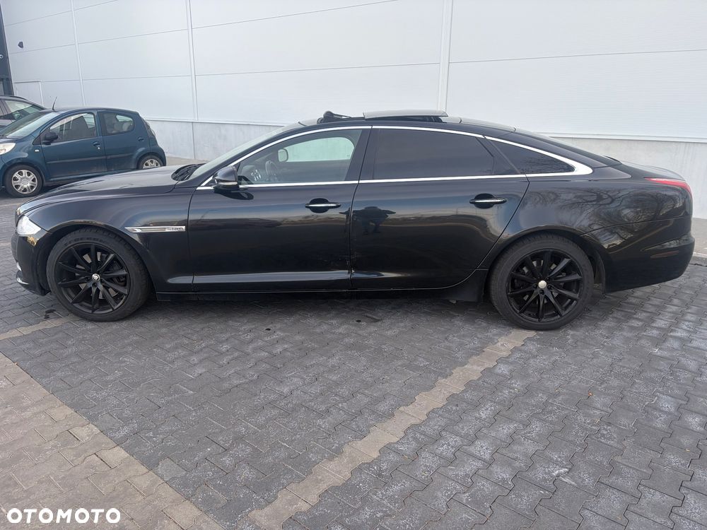 Jaguar XJ - 8