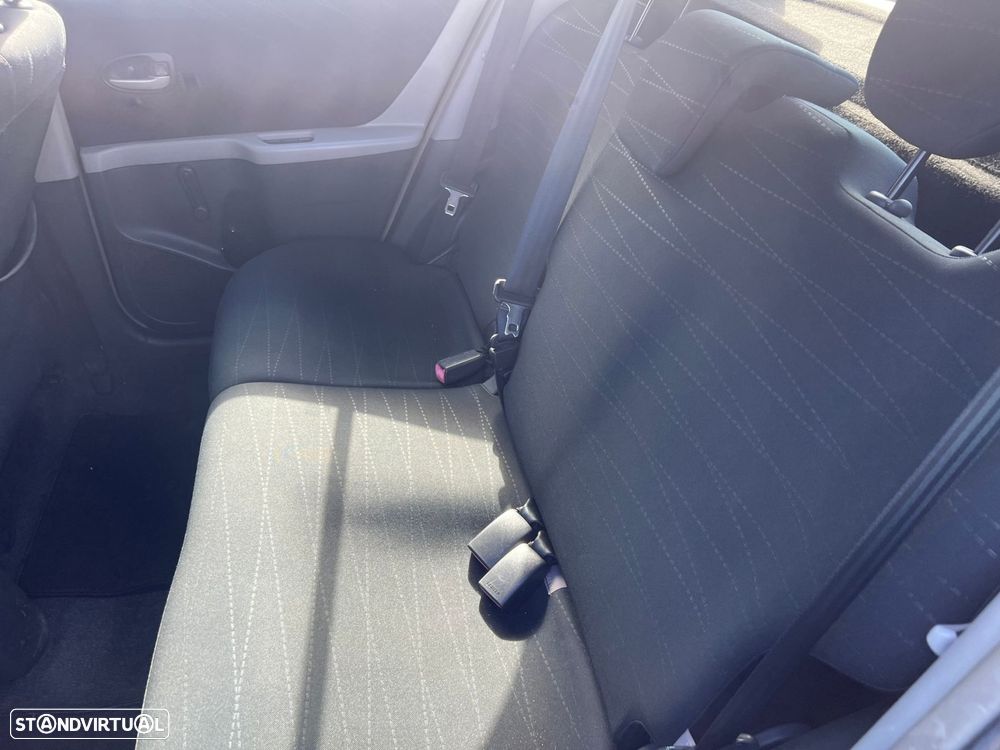 Toyota Yaris 1.4 D-4D AC Manual - 7