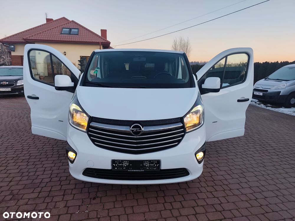 Opel Vivaro - 1