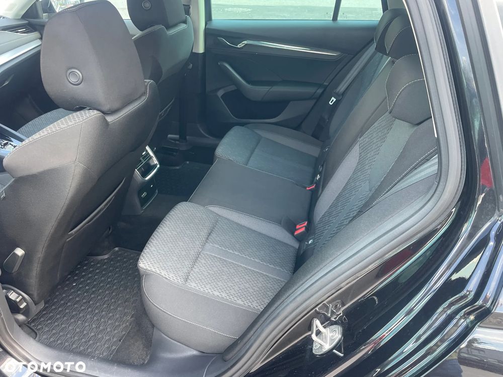 Skoda Octavia 2.0 TDI DSG Style - 12