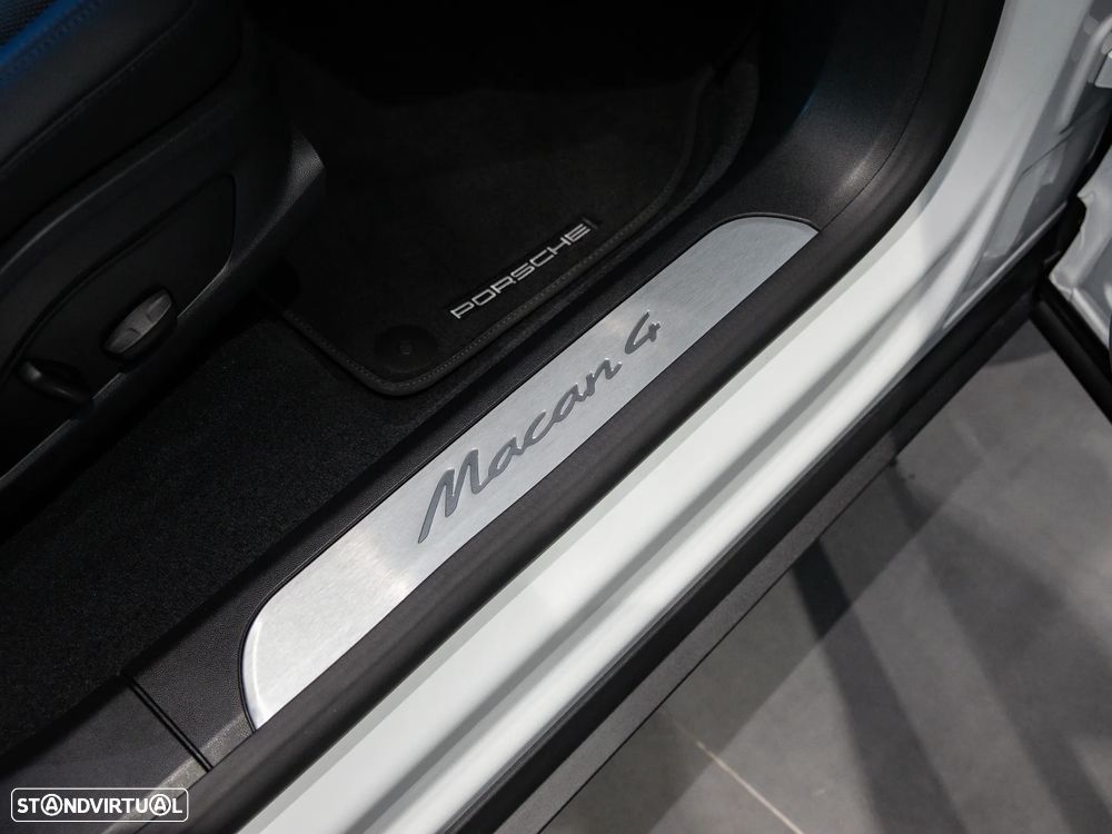Porsche Macan Electric 4 - 45
