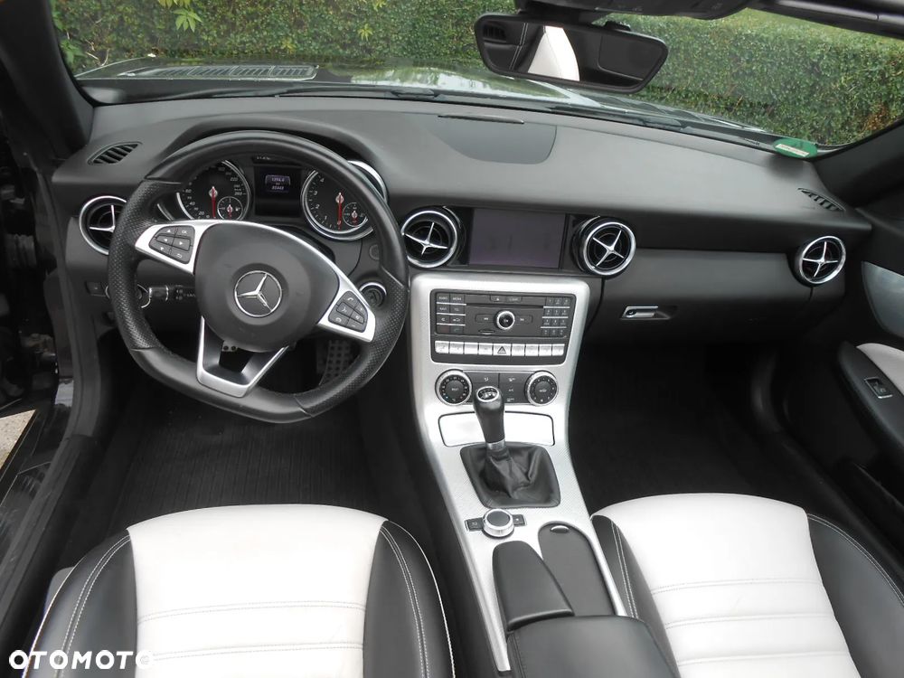 Mercedes-Benz SLC - 5
