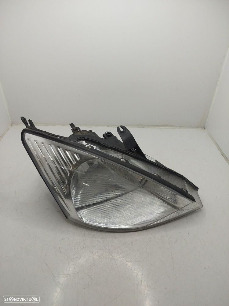 Farol/ Otica Dianteiro Dto Ford Focus I Carrinha (Dnw) - 1