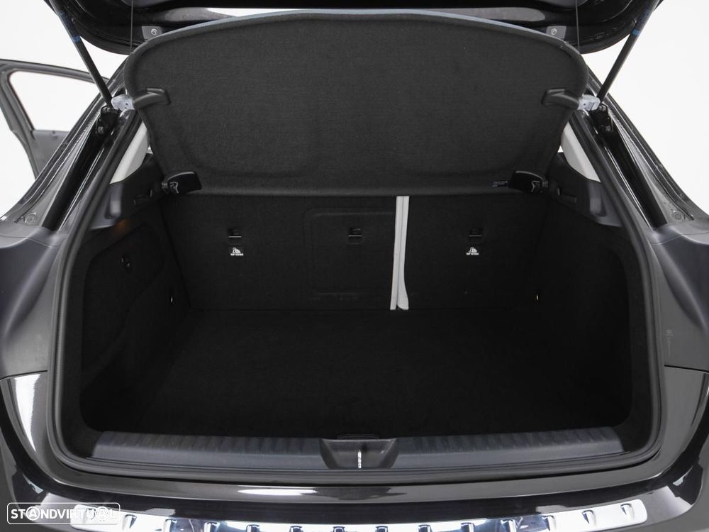 Mercedes-Benz GLA 180 — fotografia 11