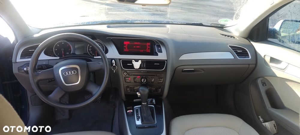 Audi A4 Avant 2.0 TDI Multitronic - 9