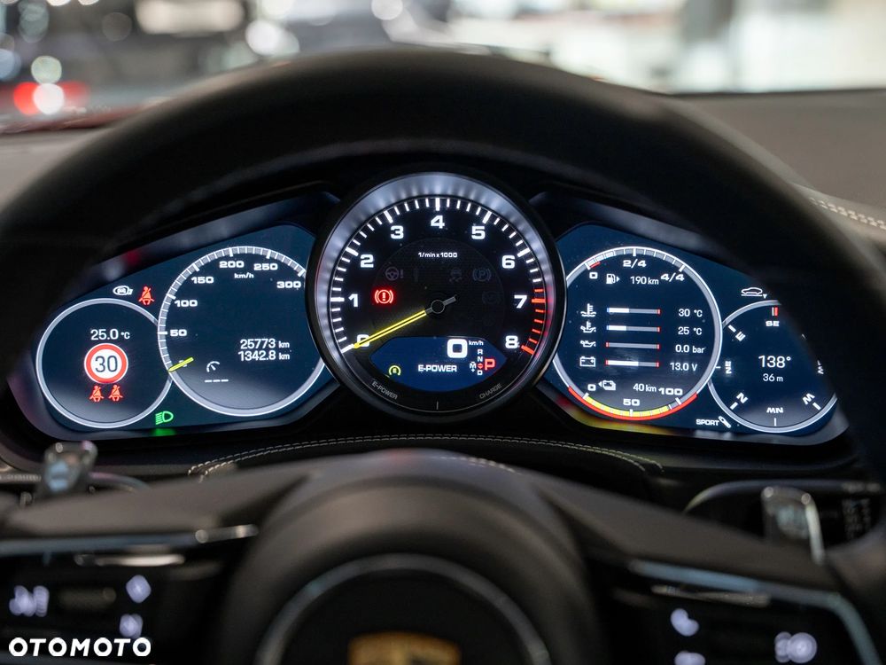 Porsche Panamera 4 E-Hybrid Platinum Edition - 27