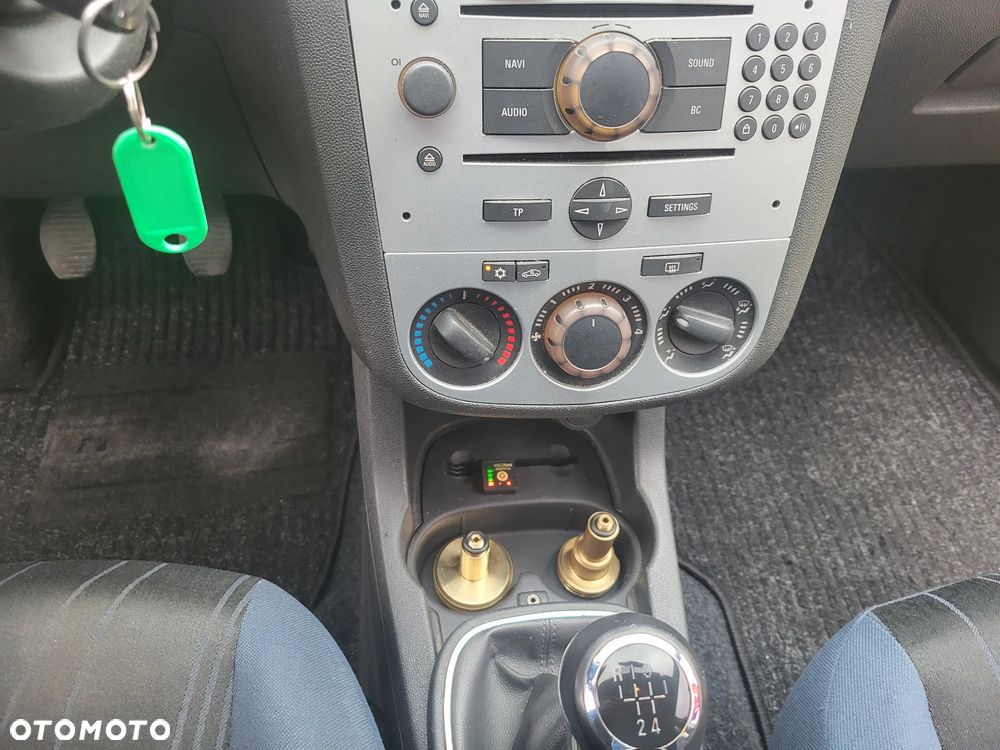 Opel Corsa 1.4 Cosmo - 17