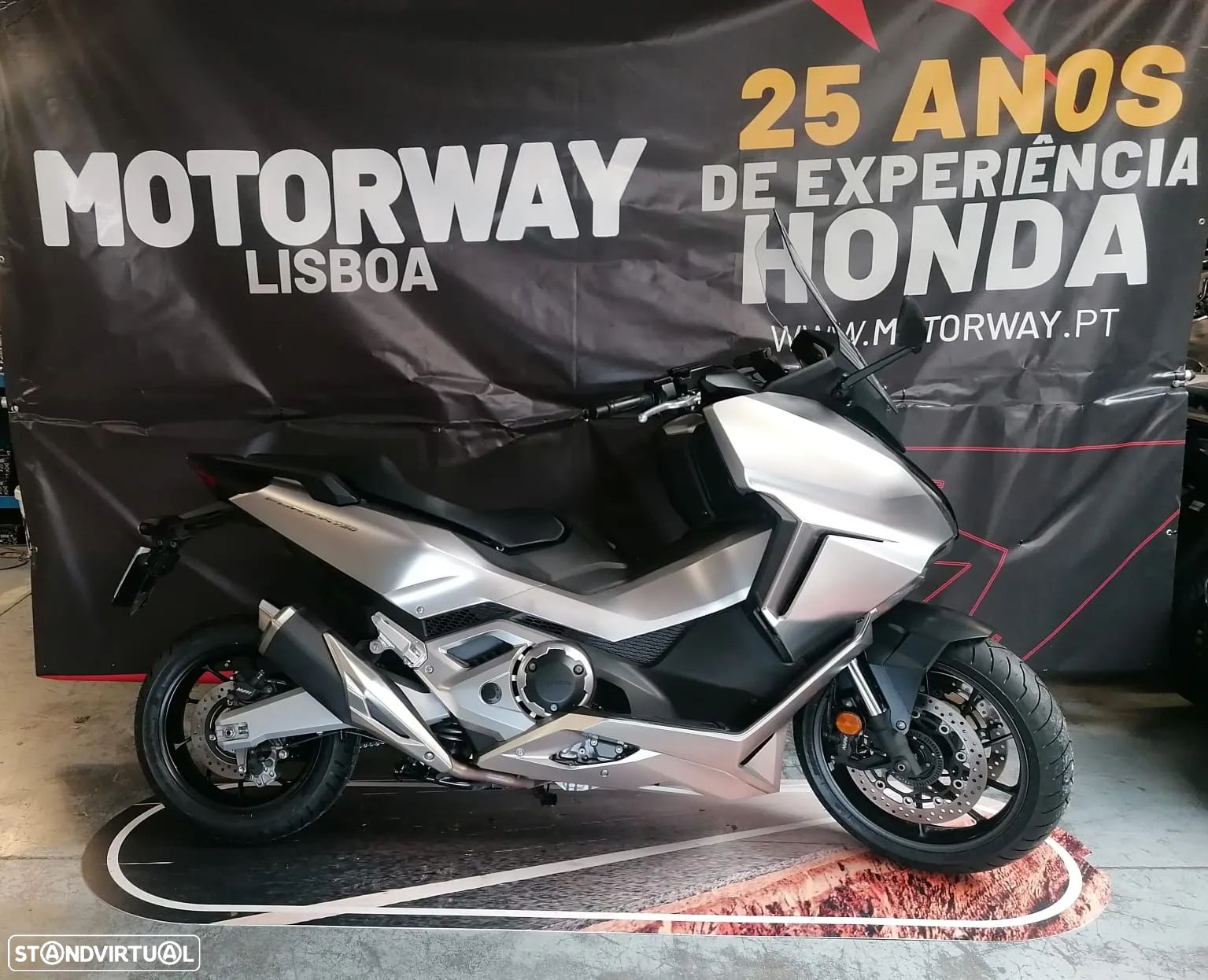 Honda Forza 750 - 1