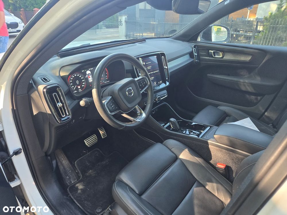 Volvo XC 40 D4 AWD R-Design - 5