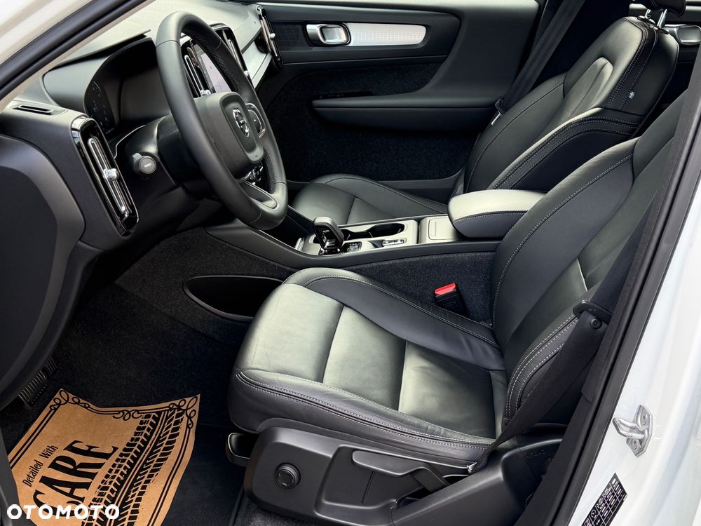Volvo XC 40 B4 B DKG Momentum Pro - 31