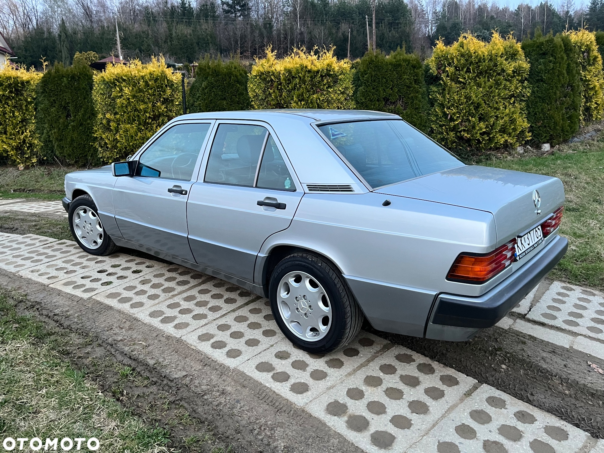 Mercedes-Benz W201 (190) - 11
