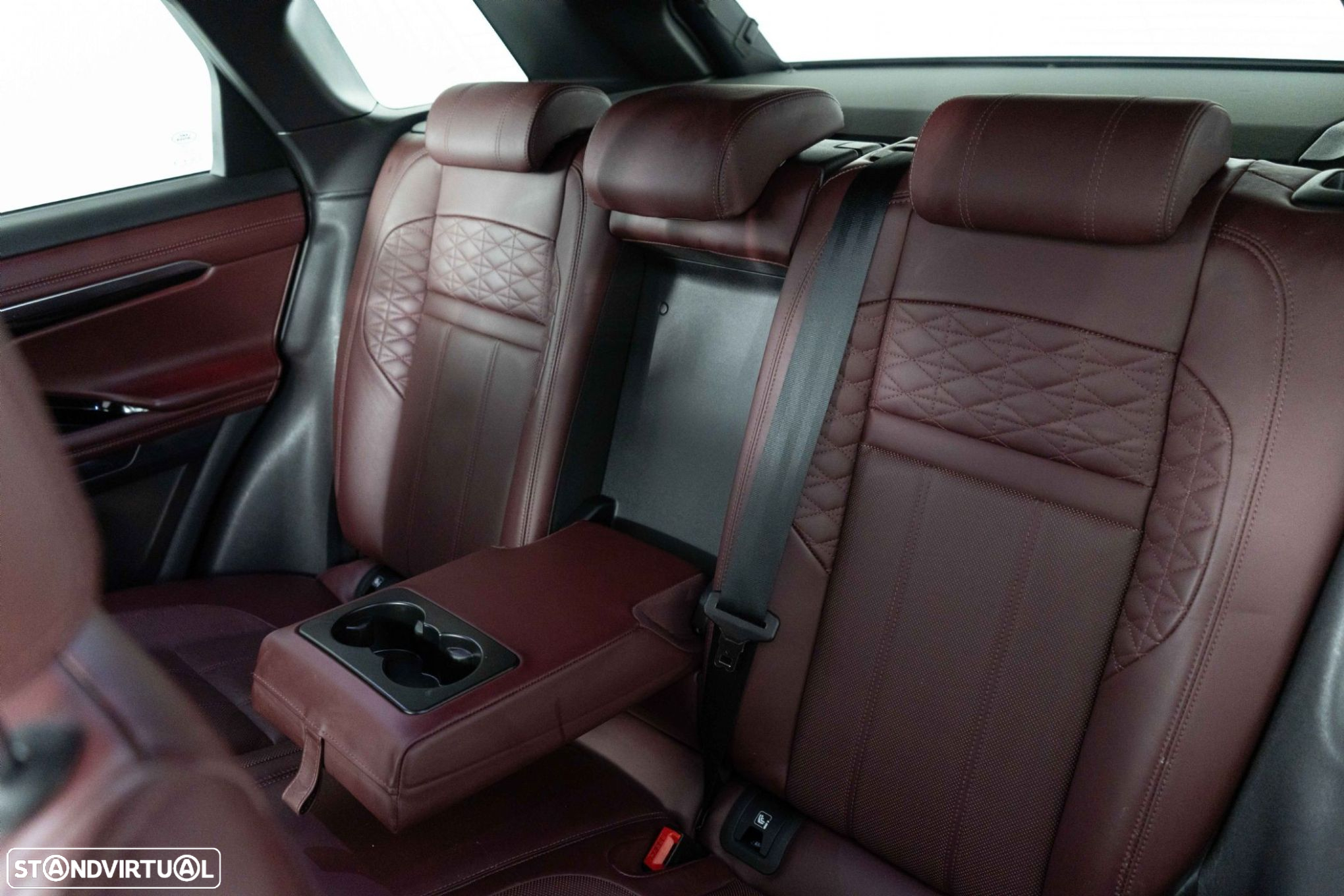 Land Rover Range Rover Evoque 1.5 P300e AWD Auto - 9