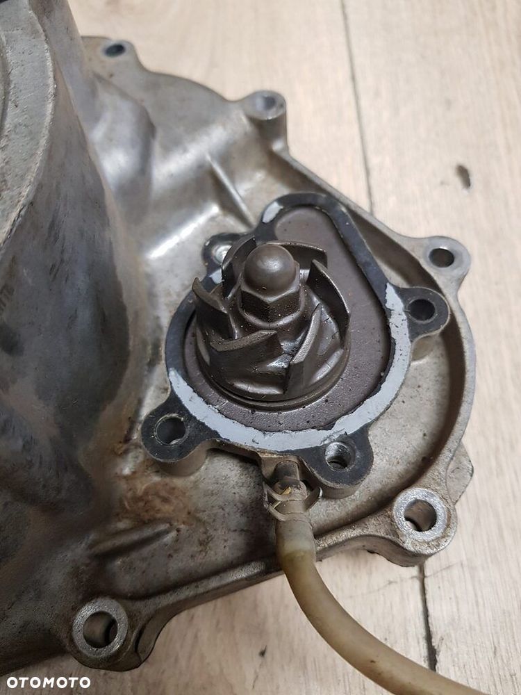 Dekiel silnika pokrywa pompa wody Yamaha Grizzly Kodiak YFM450 5GH-15411-01-00 - 3