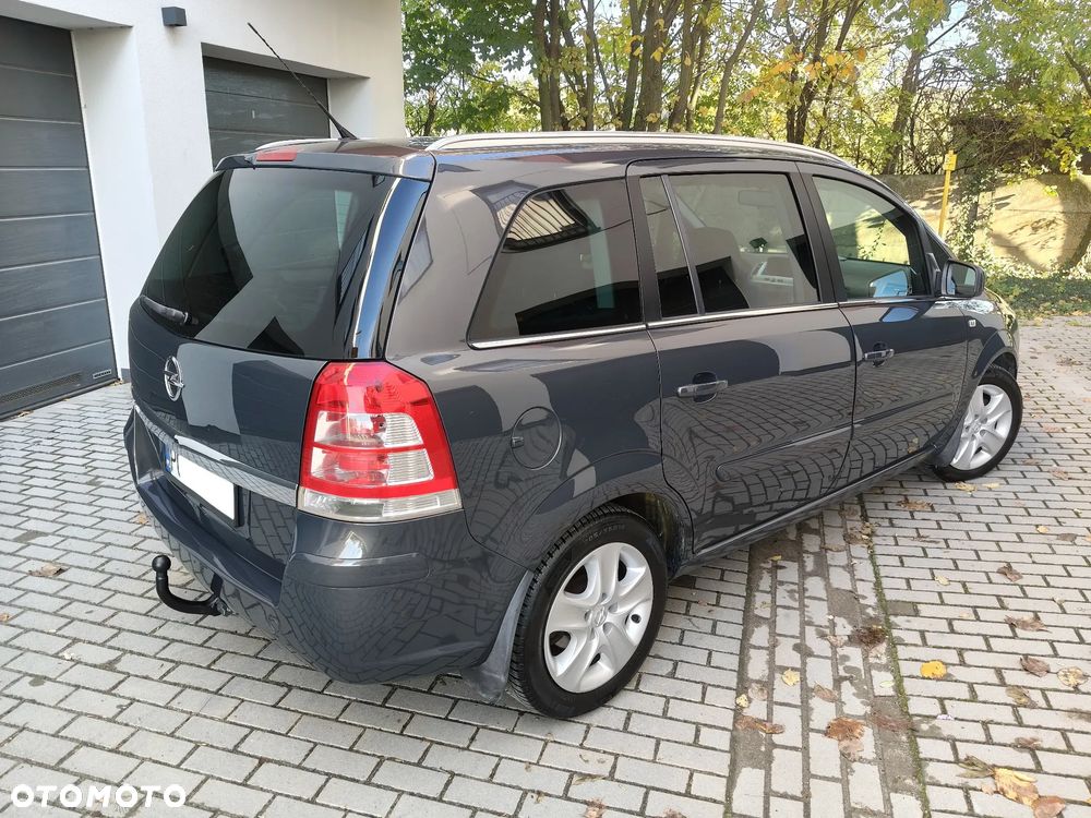 Opel Zafira 1.6 Cosmo - 35